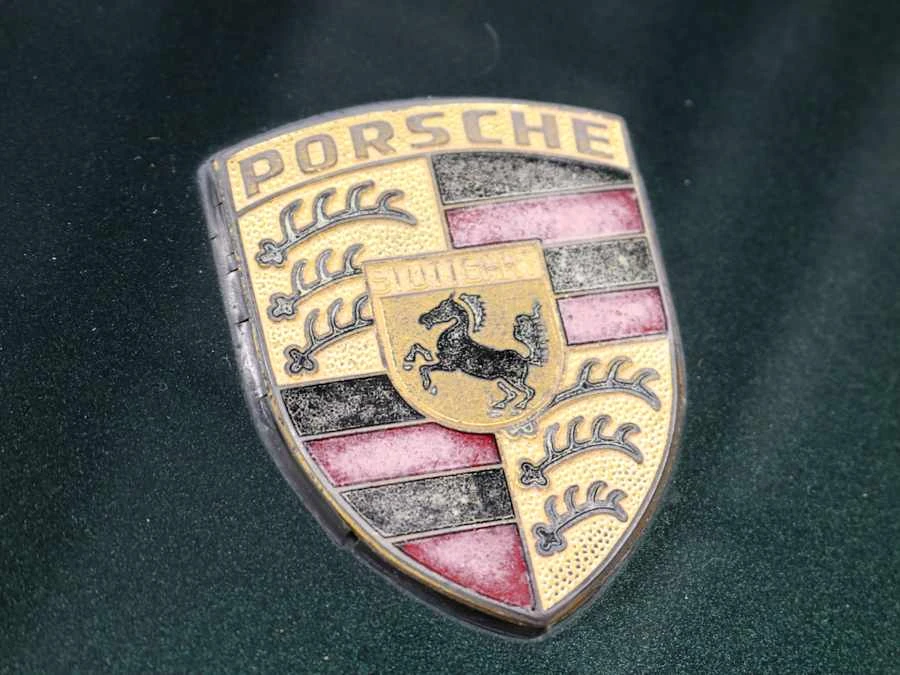 1990 Porsche 964 Carrera 4 - Image 7 of 31