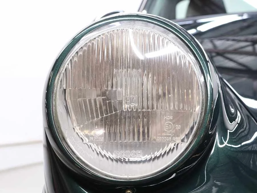 1990 Porsche 964 Carrera 4 - Image 12 of 31