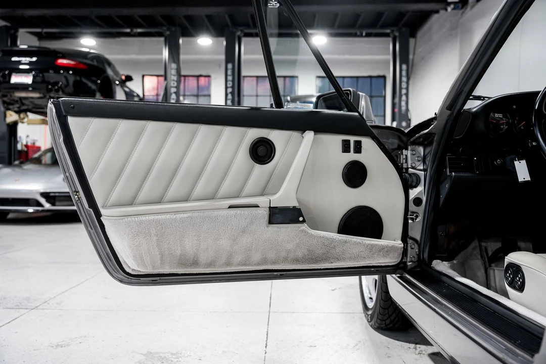 1990 Porsche 964 Carrera - Image 24 of 31