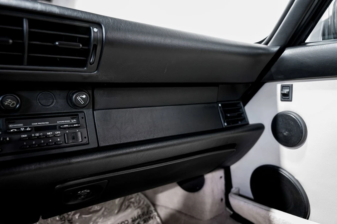 1990 Porsche 964 Carrera - Image 17 of 31