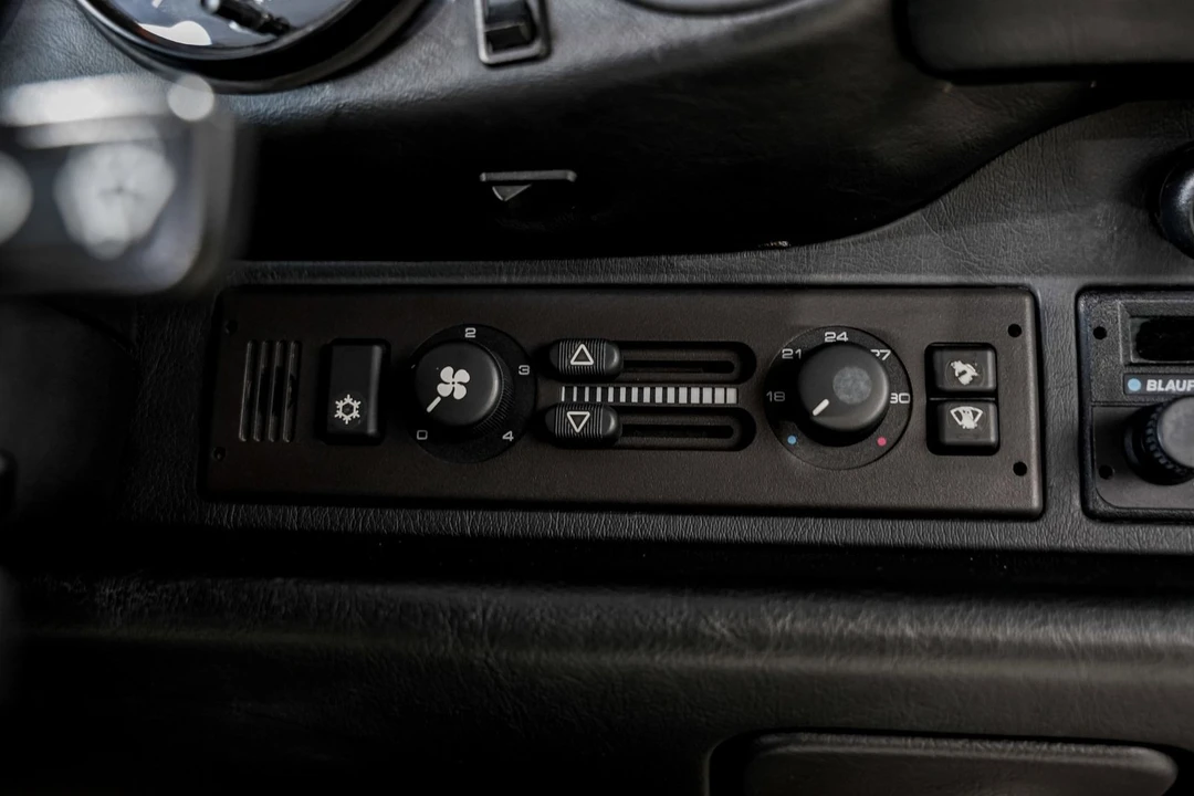 1990 Porsche 964 Carrera - Image 15 of 31