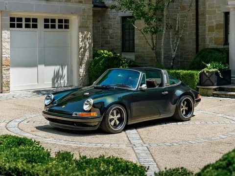 1990 Porsche 911 Targa Reimagined by Singer - Classic Services - The Cape Palmas Commission