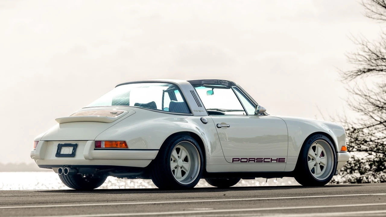 1990 Porsche Reimagined by Singer - Image 17 of 31