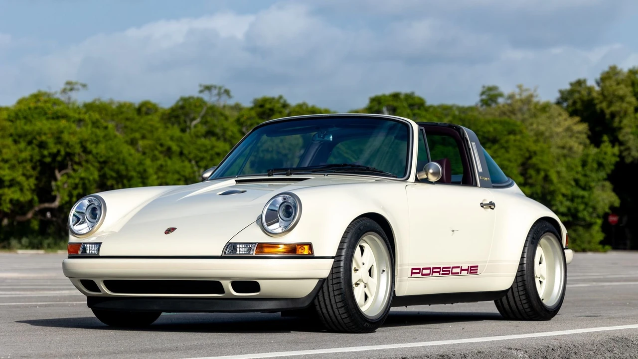 1990 Porsche Reimagined by Singer - Image 14 of 31