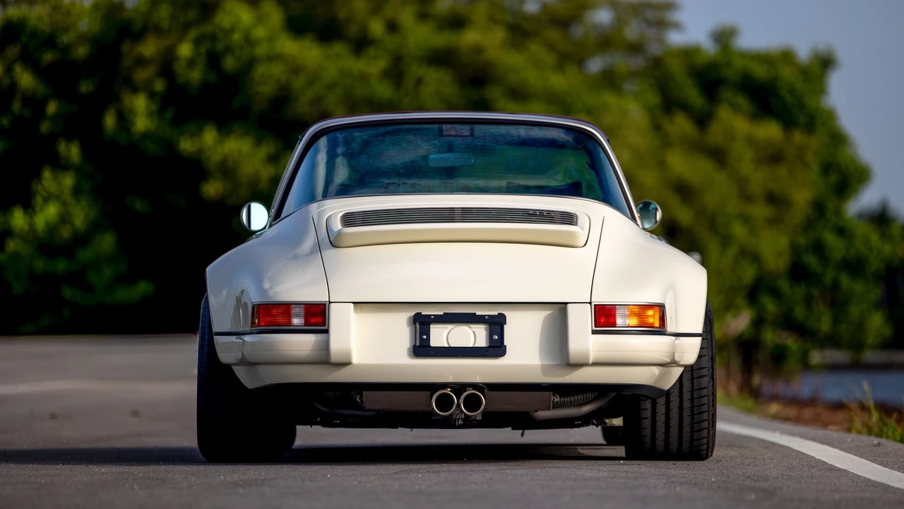 1990 Porsche Reimagined by Singer - Image 2 of 31