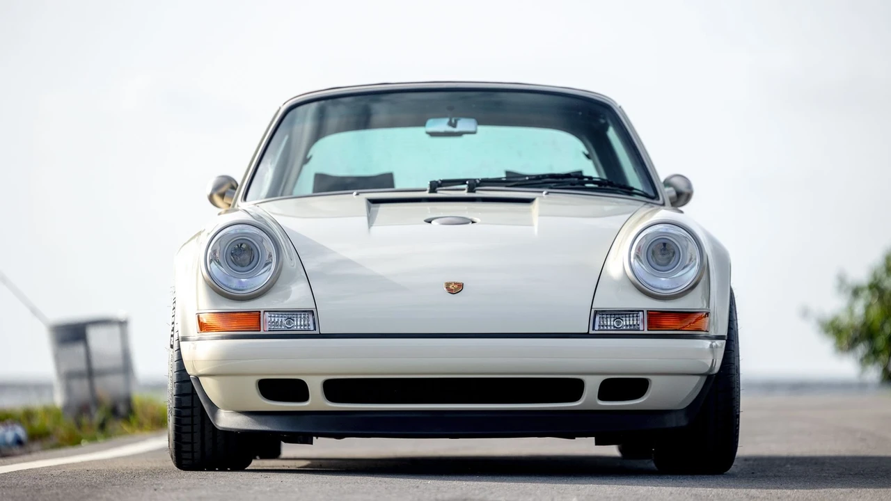 1990 Porsche Reimagined by Singer - Image 11 of 31