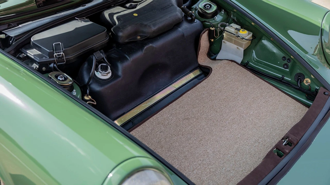 1990 Porsche 911 - Image 10 of 31