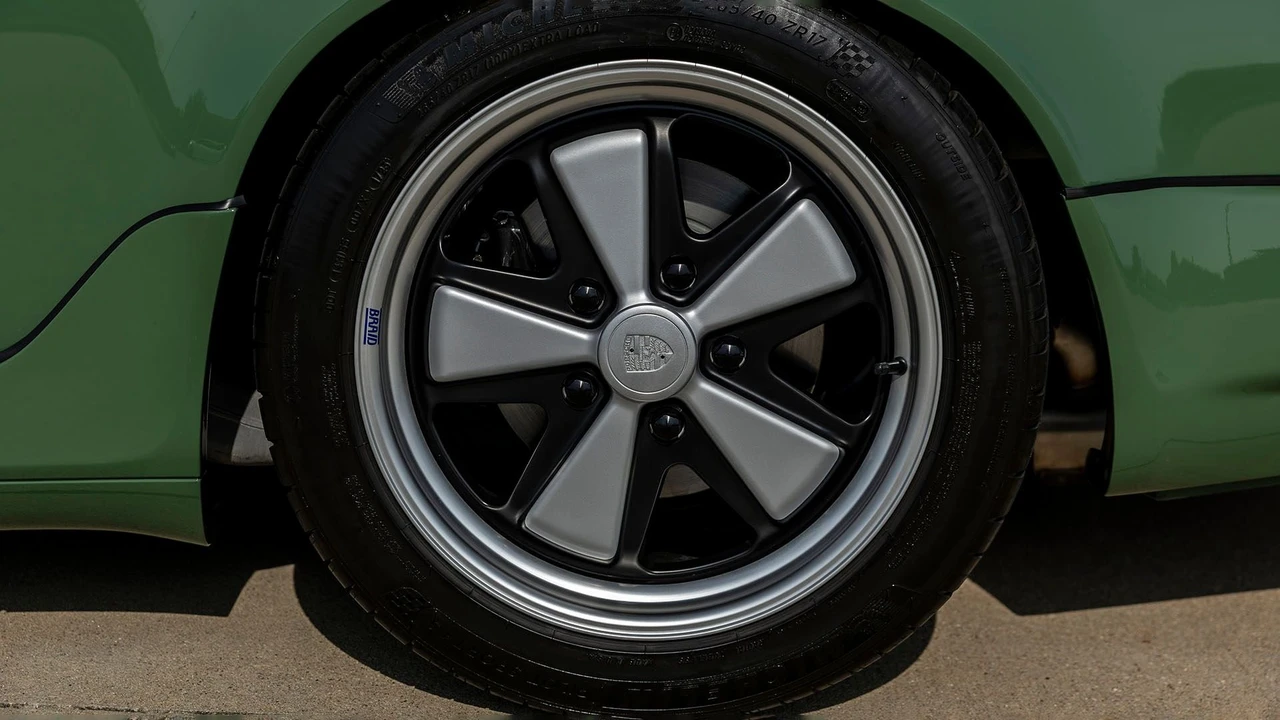 1990 Porsche 911 - Image 25 of 31