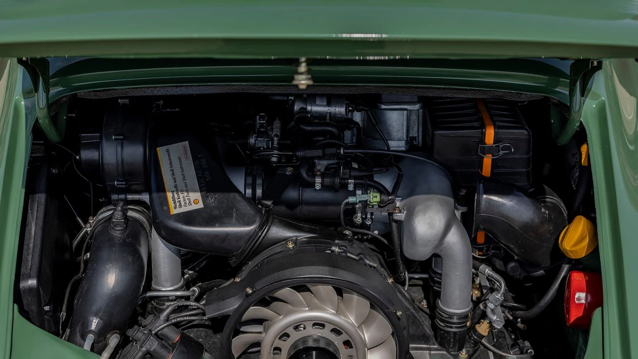 1990 Porsche 911 - Image 6 of 31