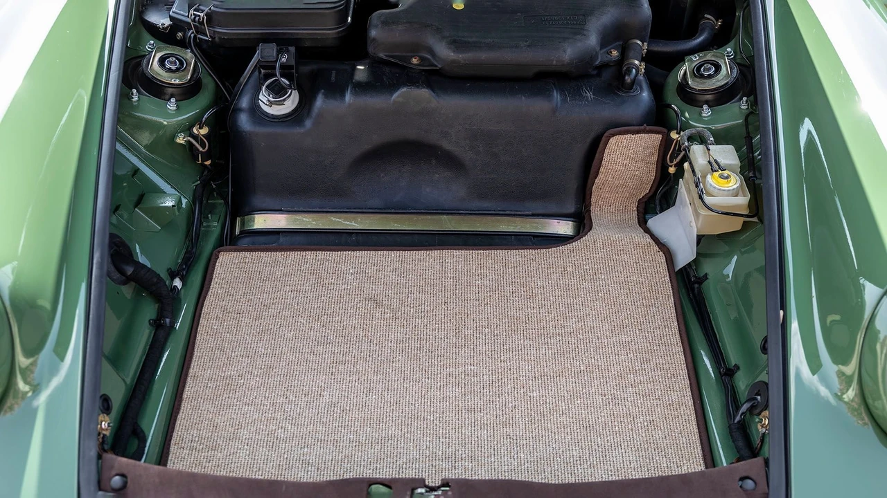 1990 Porsche 911 - Image 11 of 31