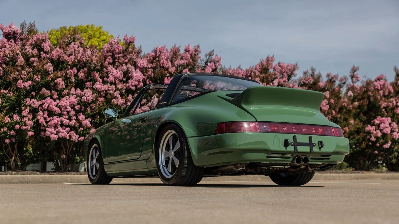 1990 Porsche 911 - Image 13 of 31