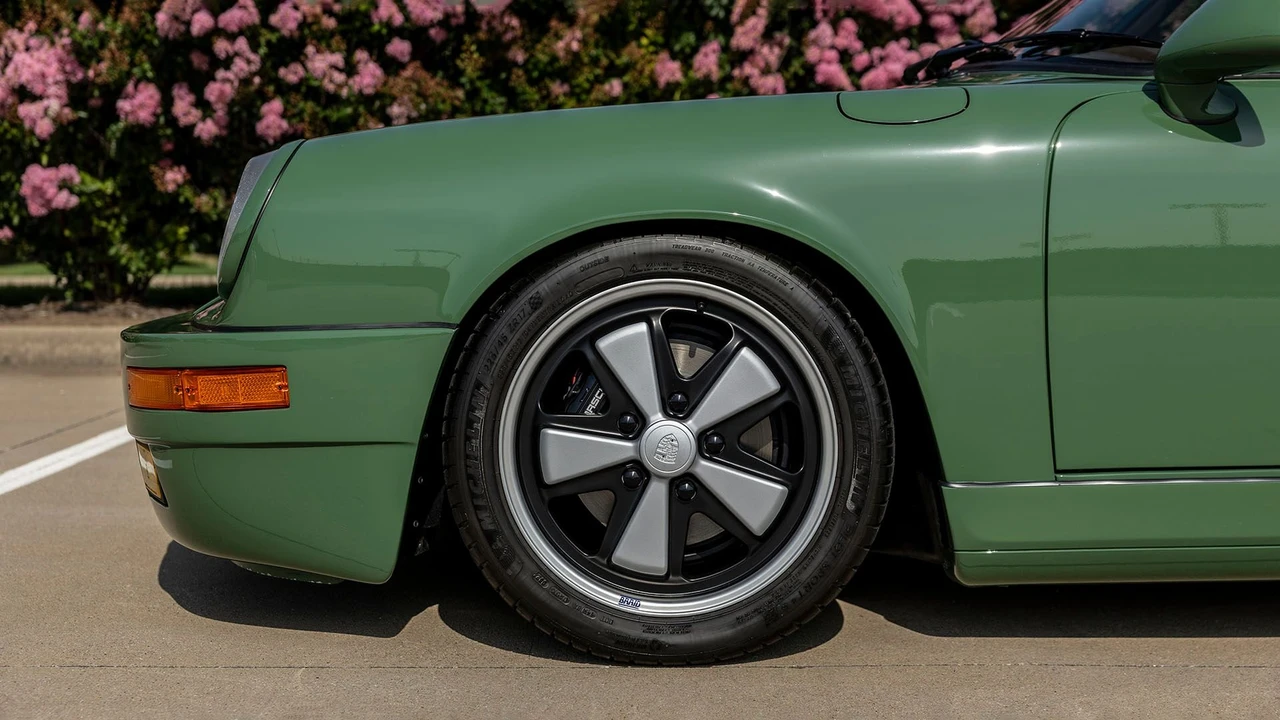 1990 Porsche 911 - Image 18 of 31