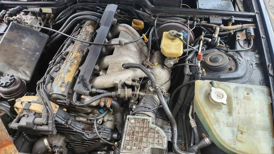 1990 Porsche 928 - Image 10 of 15
