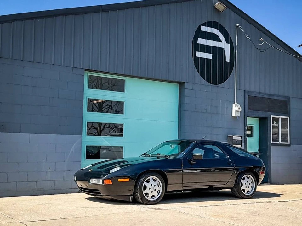 1990 Porsche 928 S4 - Image 2 of 31