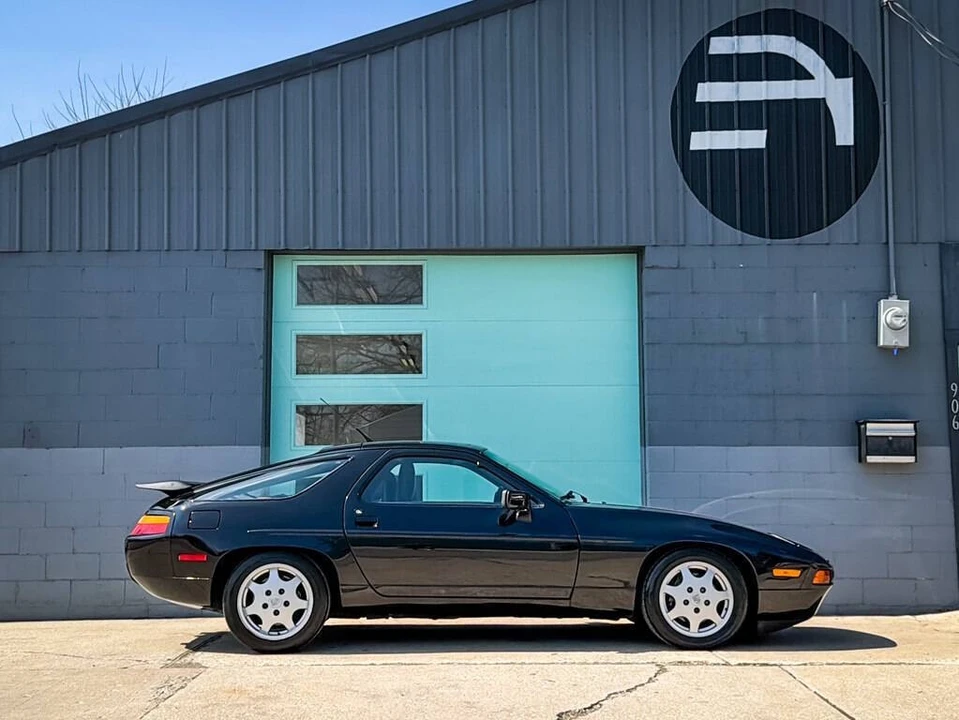 1990 Porsche 928 S4 - Image 13 of 31
