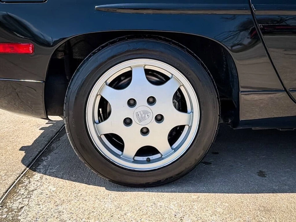 1990 Porsche 928 S4 - Image 15 of 31