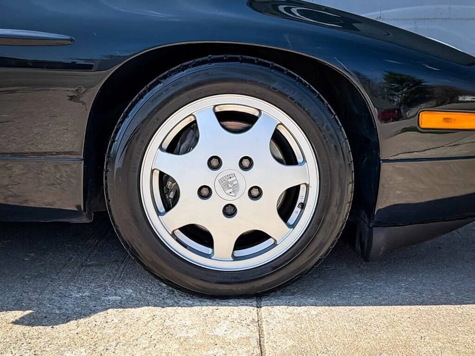 1990 Porsche 928 S4 - Image 16 of 31