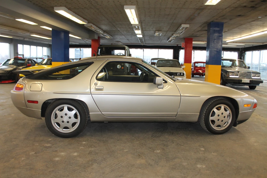 1990 Porsche 928 GT - Image 9 of 31