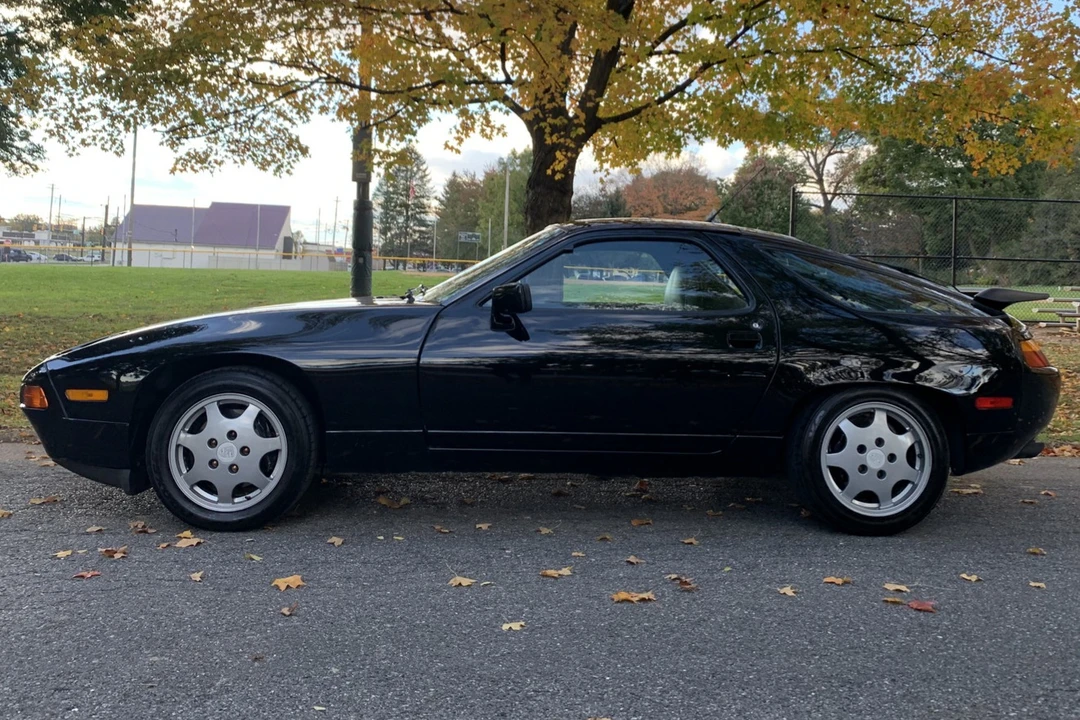1990 Porsche 928 GT - Image 9 of 31