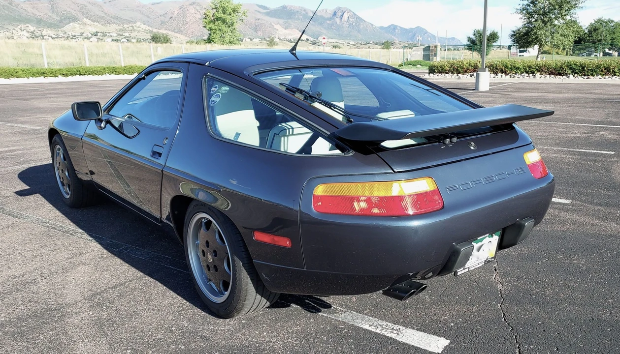 1990 Porsche 928 GT - Image 9 of 31