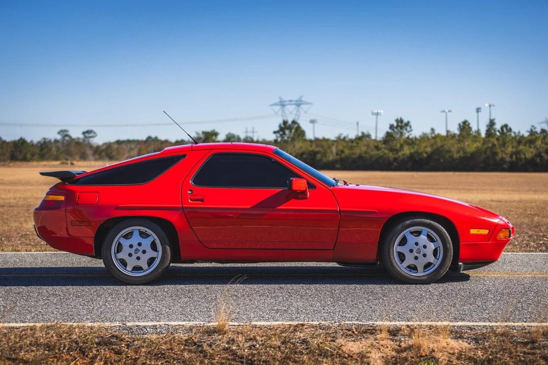 1990 Porsche 928 GT - Image 9 of 31