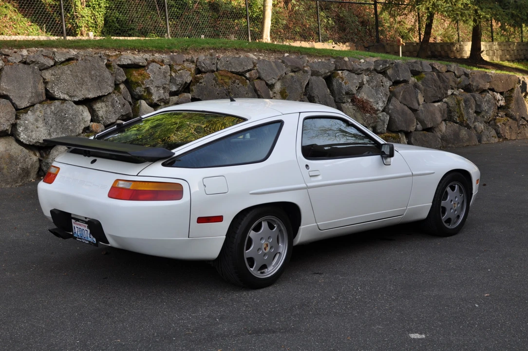 1990 Porsche 928 GT - Image 9 of 31