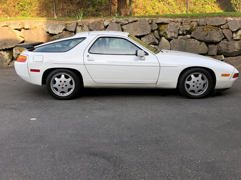 1990 Porsche 928 GT - Image 13 of 31