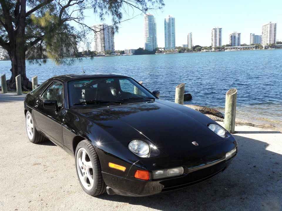 1990 Porsche 928 GT - Image 9 of 31