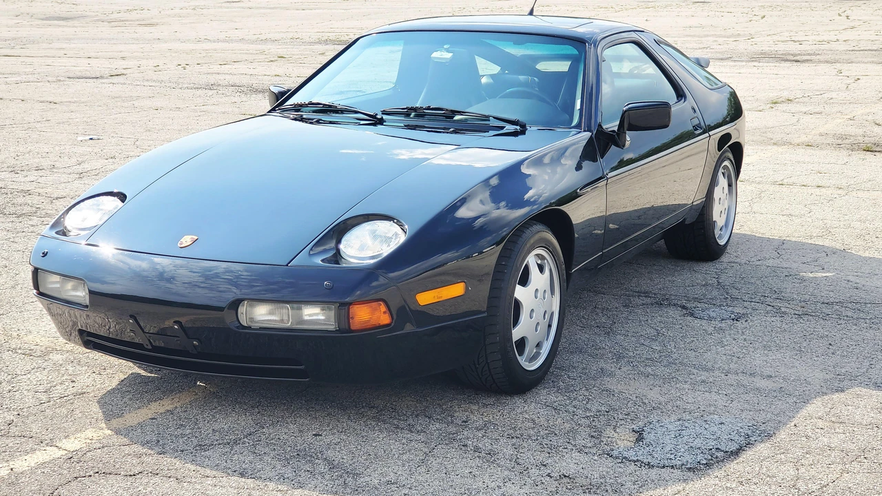 1990 Porsche 928 GT - Image 9 of 31