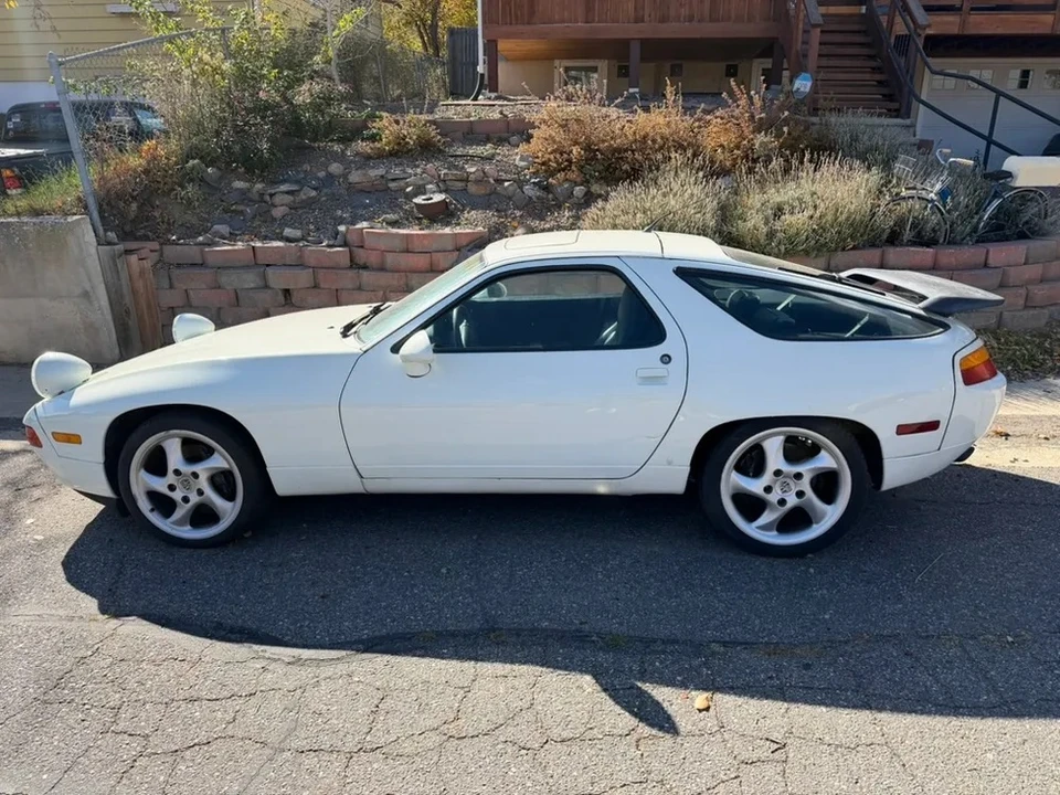 1990 Porsche 928 S4 - Image 13 of 31