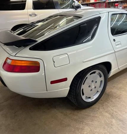 1990 Porsche 928 S4 - Image 7 of 21