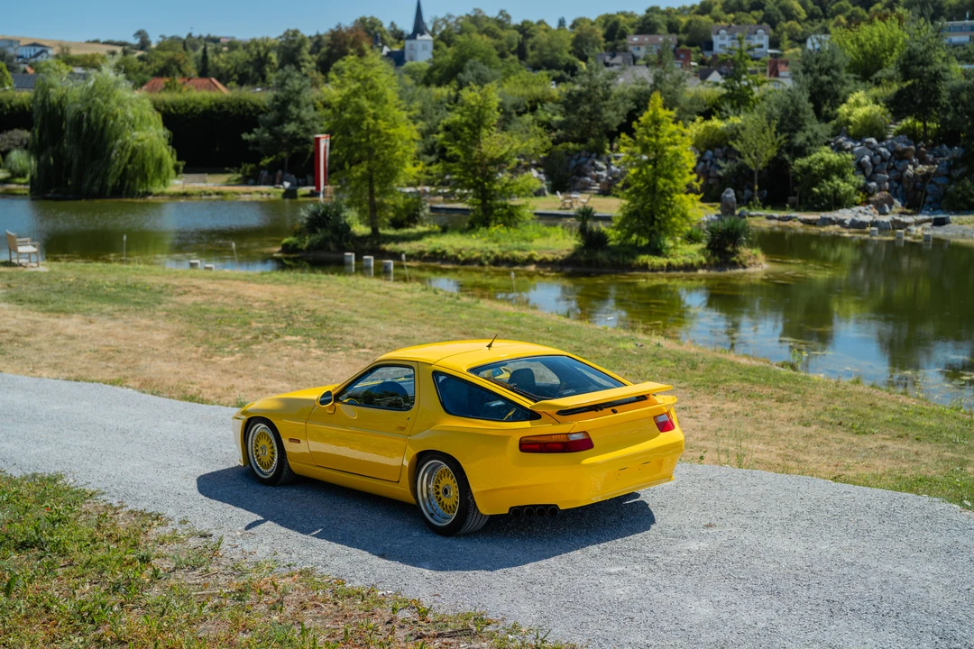 1990 Porsche 928 S4 - Image 7 of 31