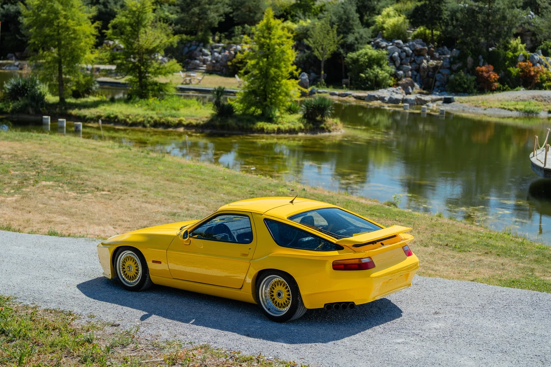 1990 Porsche 928 S4 - Image 14 of 31
