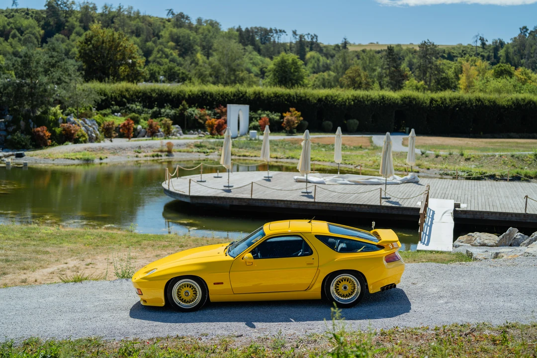 1990 Porsche 928 S4 - Image 15 of 31