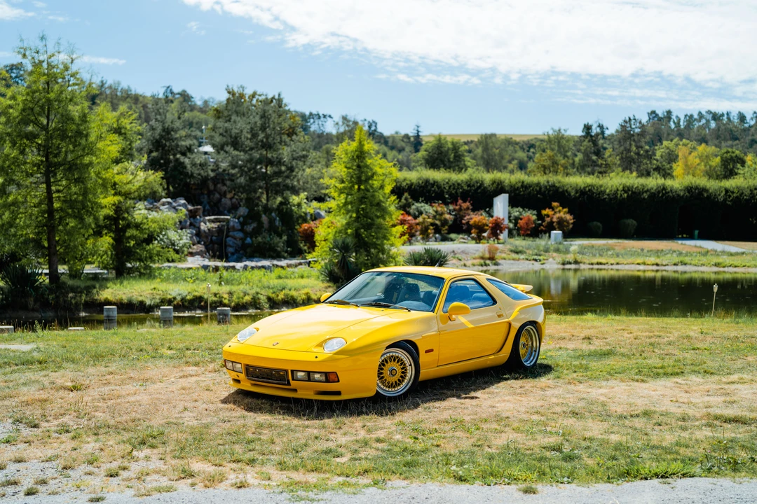 1990 Porsche 928 S4 - Image 9 of 31