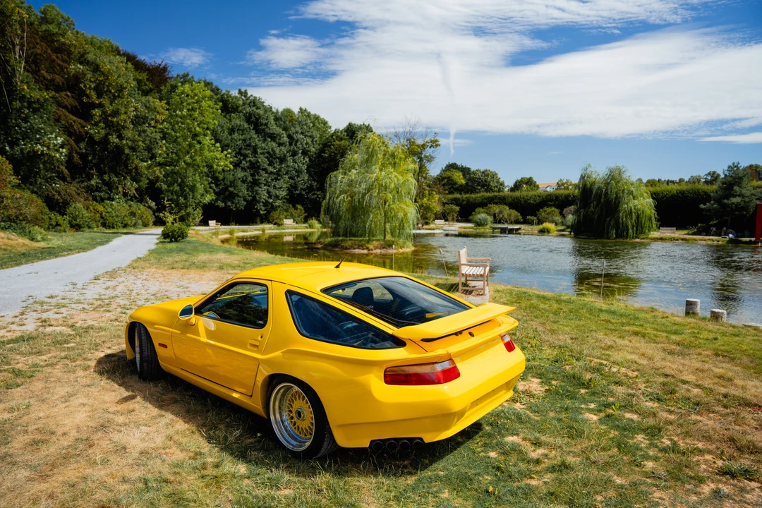 1990 Porsche 928 S4 - Image 19 of 31