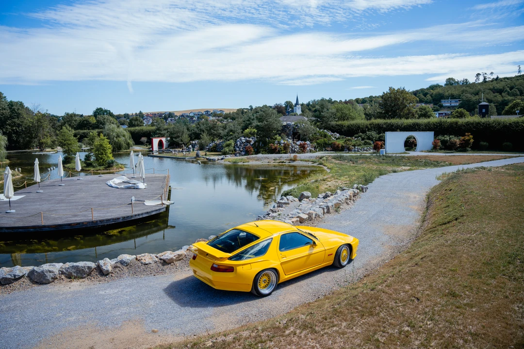 1990 Porsche 928 S4 - Image 23 of 31