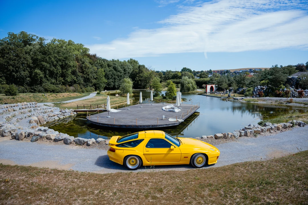 1990 Porsche 928 S4 - Image 24 of 31