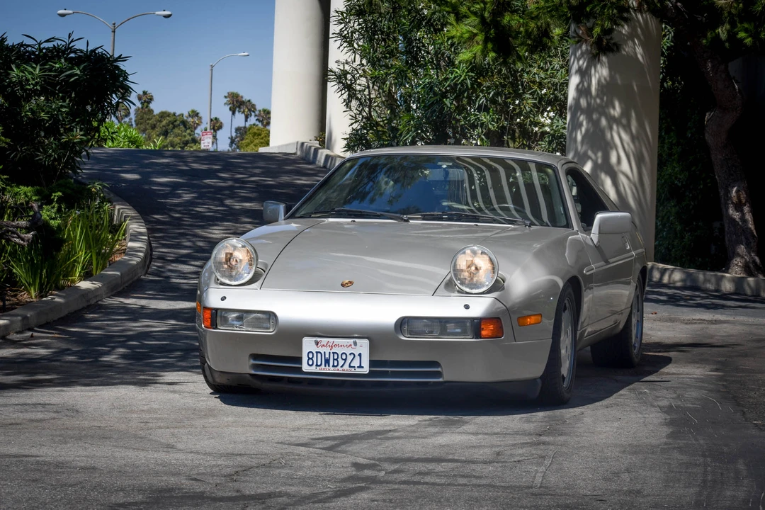 1990 Porsche 928 S4 - Image 9 of 31