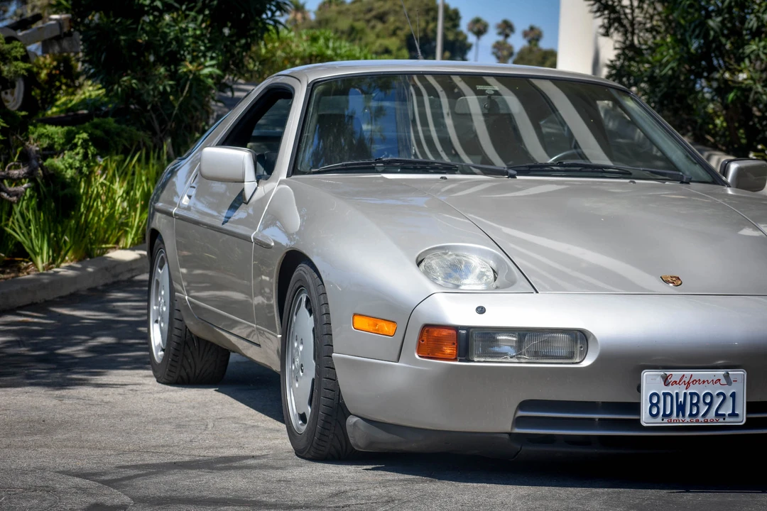 1990 Porsche 928 S4 - Image 14 of 31