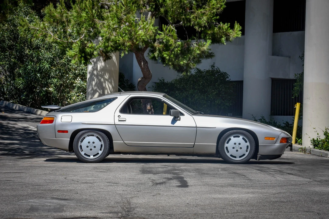 1990 Porsche 928 S4 - Image 10 of 31