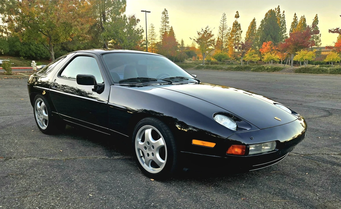 1990 Porsche 928 S4 - Image 8 of 31