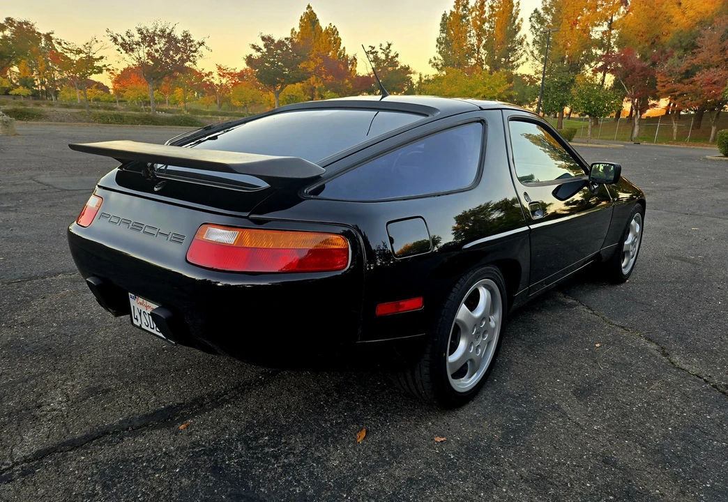 1990 Porsche 928 S4 - Image 12 of 31