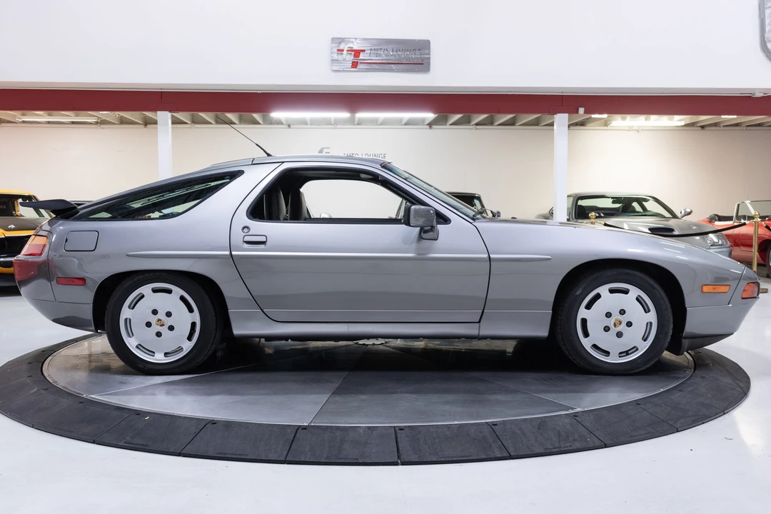 1990 Porsche 928 S4 - Image 8 of 31