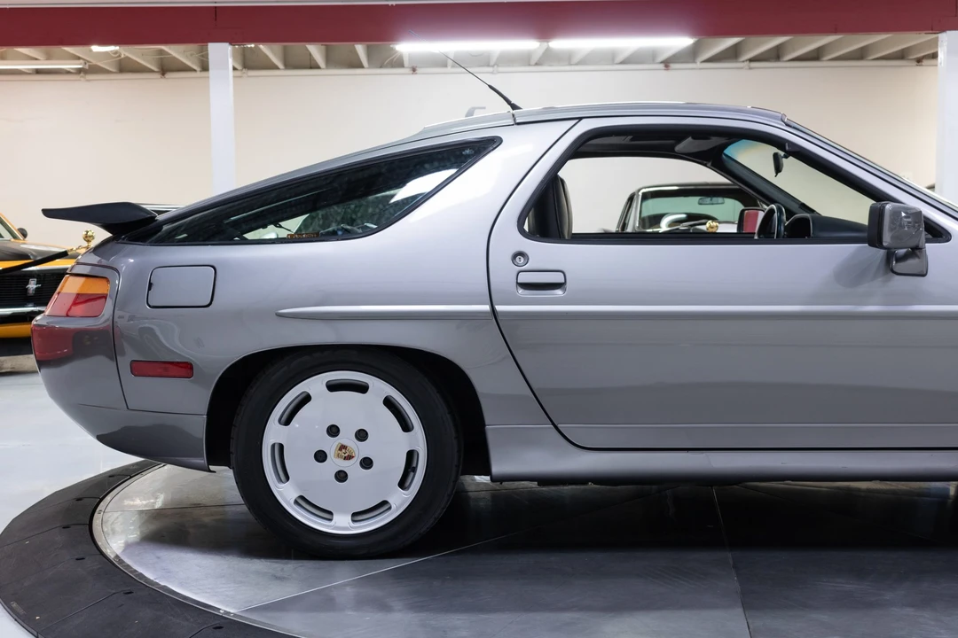 1990 Porsche 928 S4 - Image 21 of 31