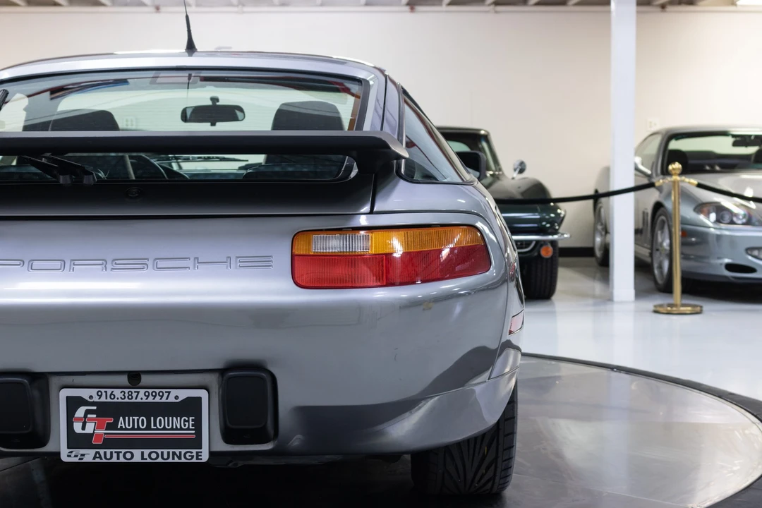 1990 Porsche 928 S4 - Image 19 of 31