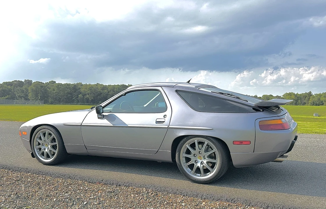 1990 Porsche 928 S4 - Image 8 of 31