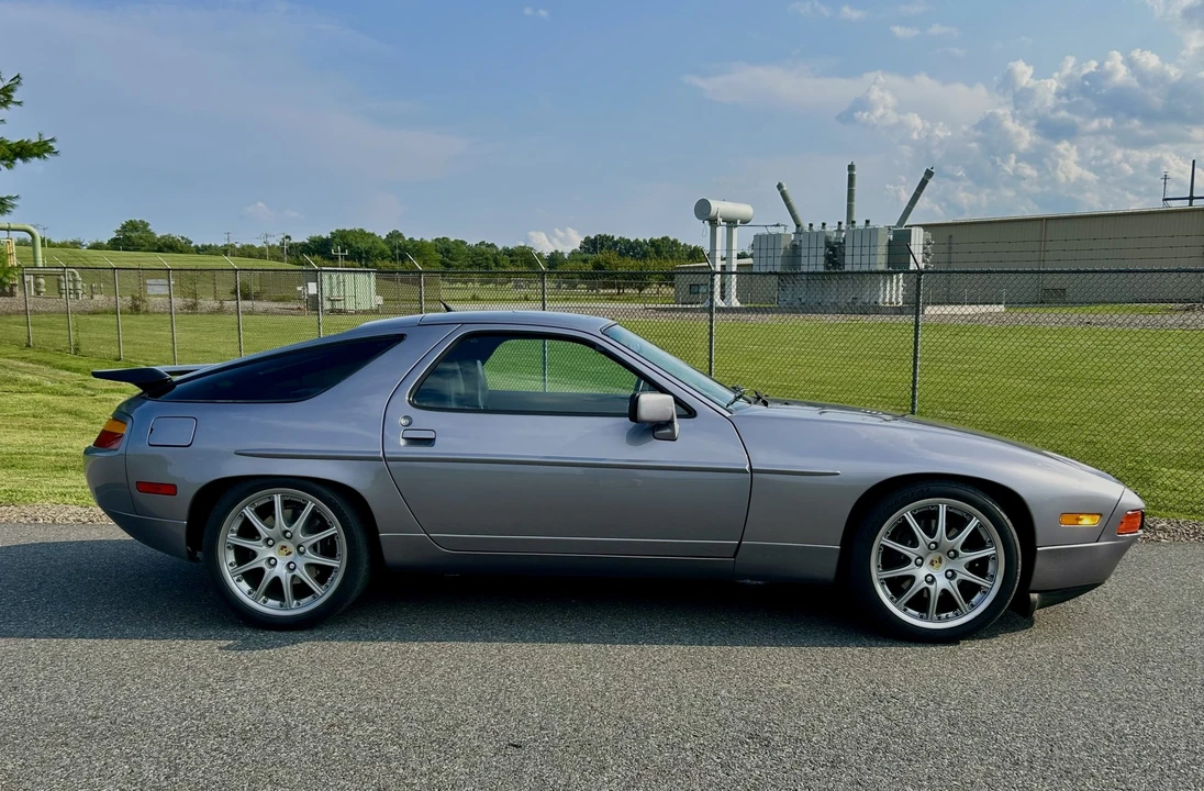 1990 Porsche 928 S4 - Image 17 of 31