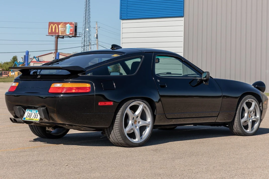 1990 Porsche 928 S4 - Image 9 of 31