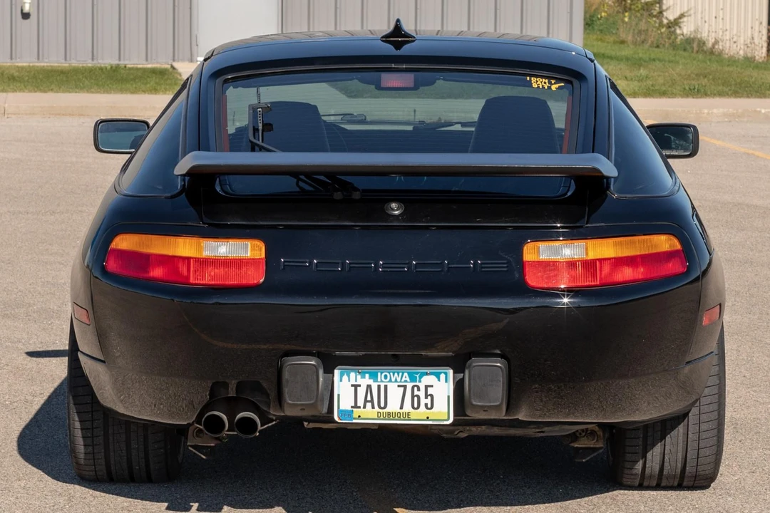 1990 Porsche 928 S4 - Image 8 of 31